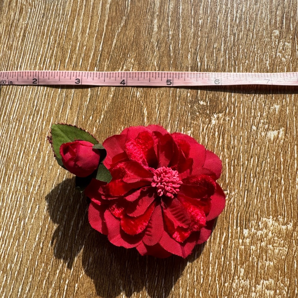 Elegant Red Floral Hair Clip